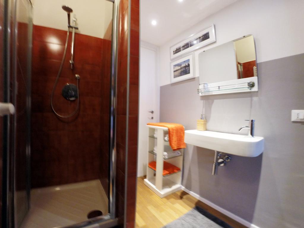 Up To Seven Bed & Breakfast Milan Bagian luar foto