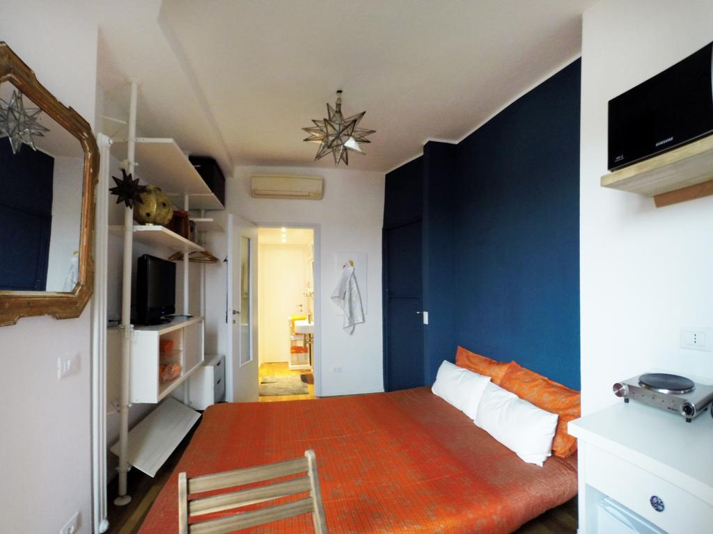 Up To Seven Bed & Breakfast Milan Bagian luar foto